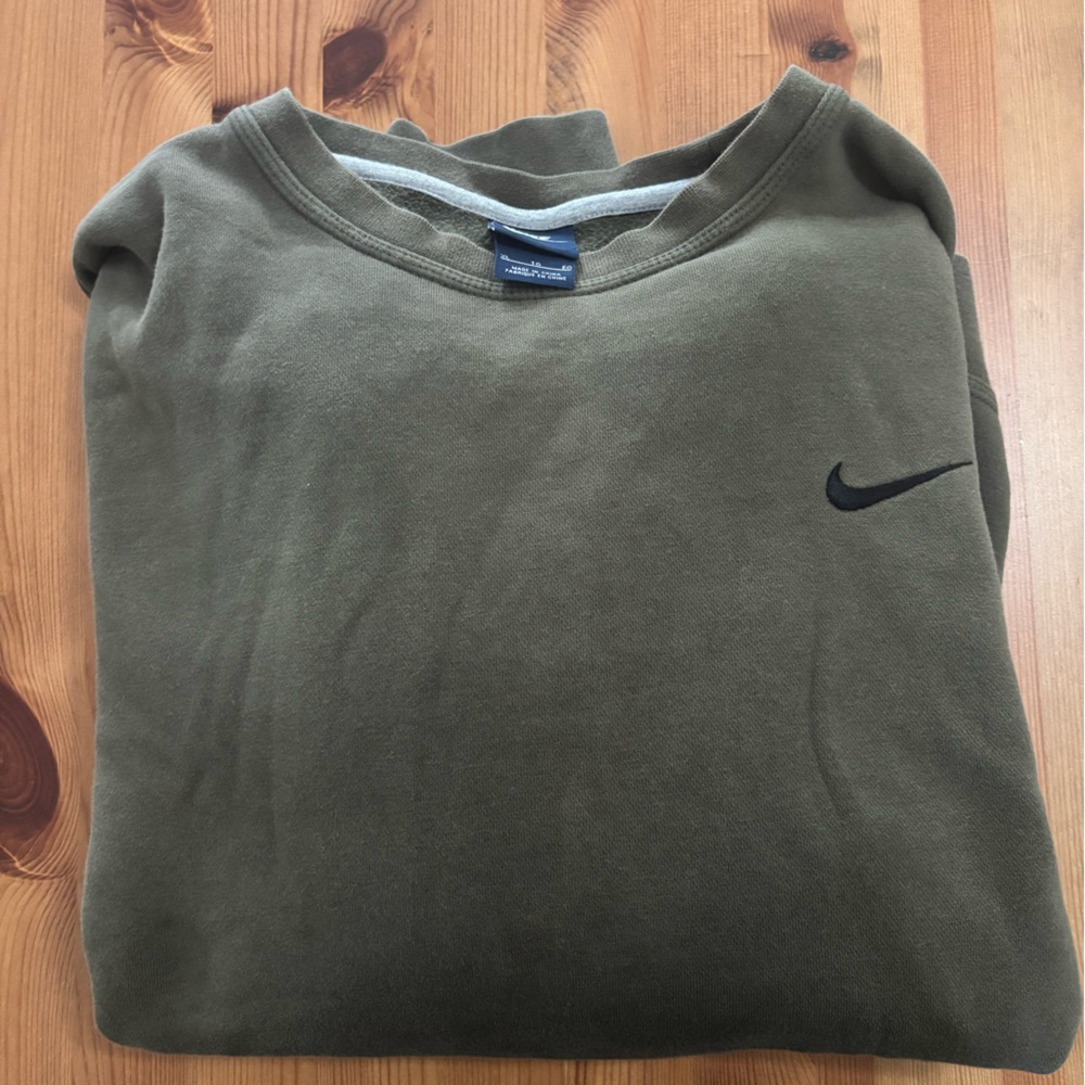 Nike Men's Forest Green Crewneck Sweatshirt - comfy & cozy - cotton blend
